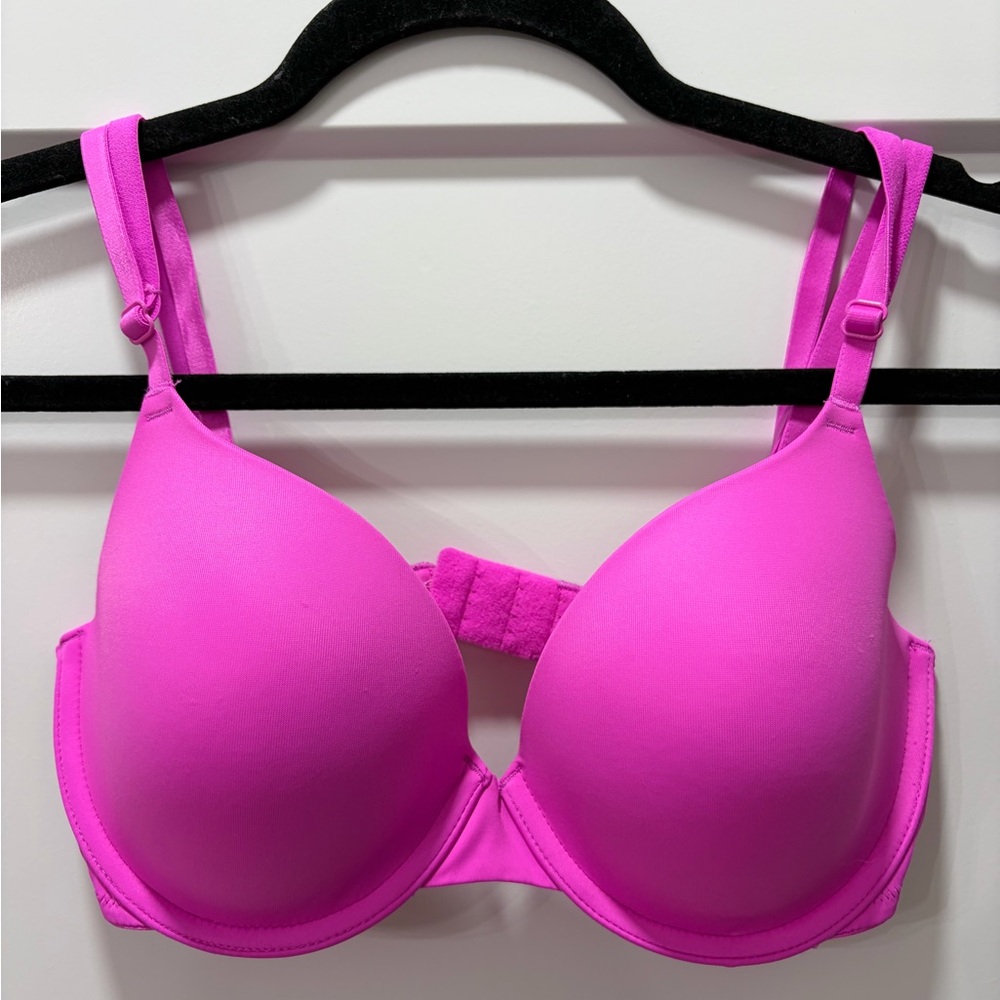 PINK Victoria's Secret Underwire Support Smooth Molded Bra - Hot Pink. 32D